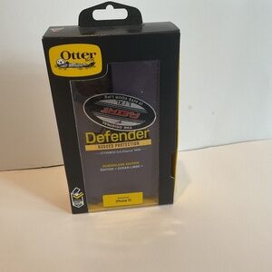 New Otter box IPhone 11 defender, screenless, iPhone protector,